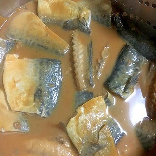 コトコト鯖の味噌煮込み